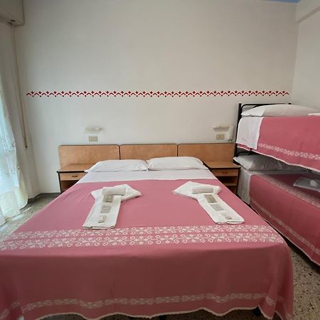 Hotel Nanni Rimini Buitenkant foto