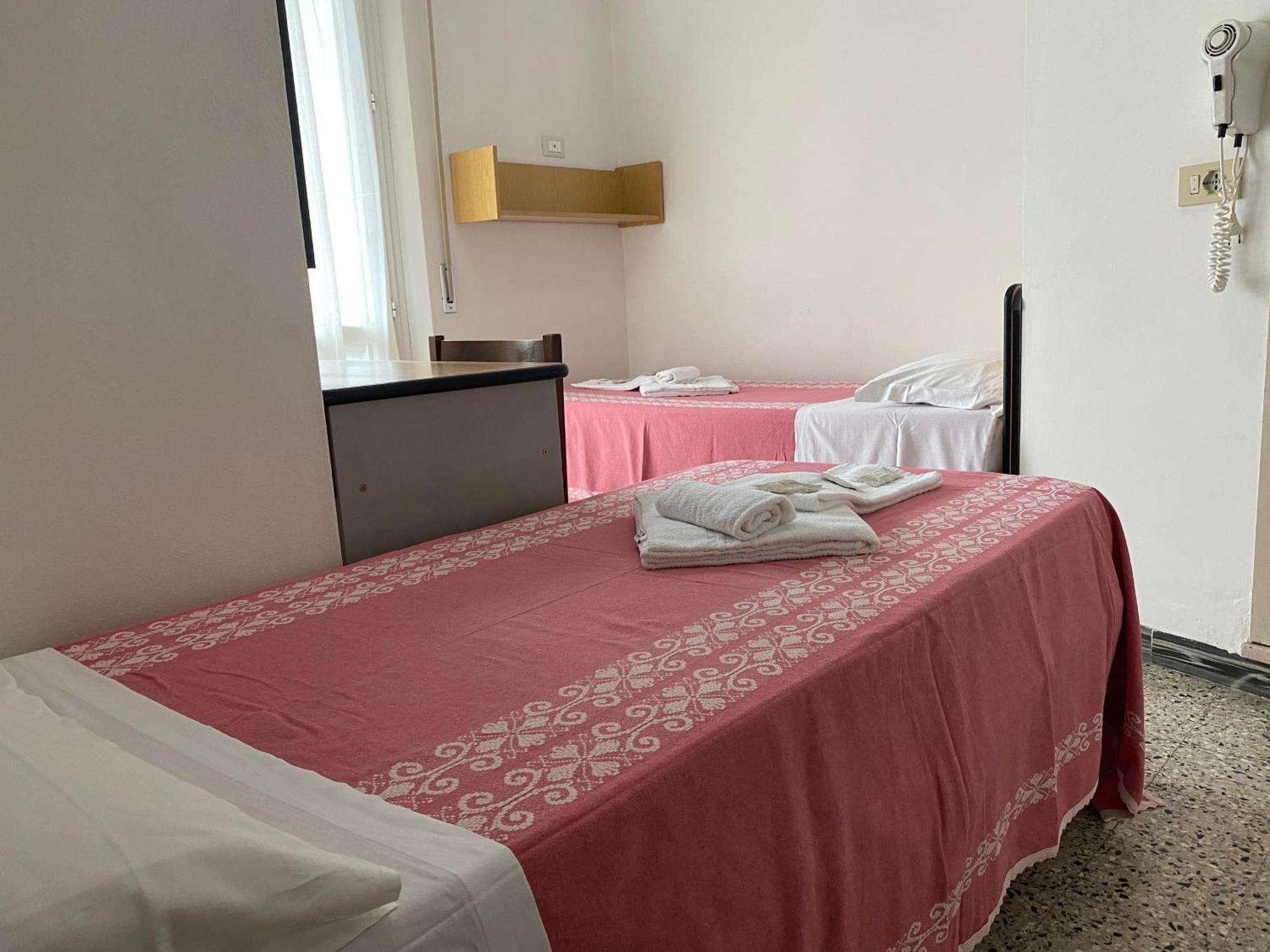 Hotel Nanni Rimini Buitenkant foto