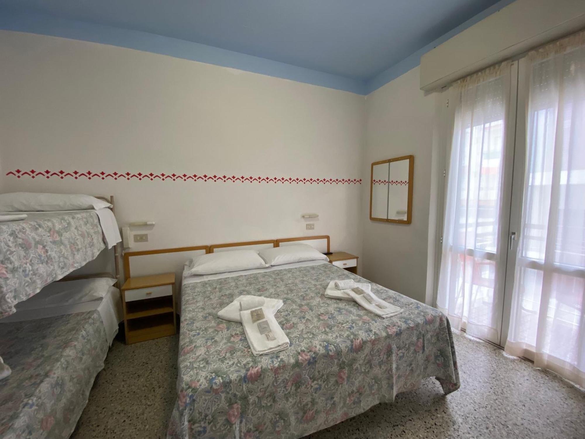 Hotel Nanni Rimini Buitenkant foto